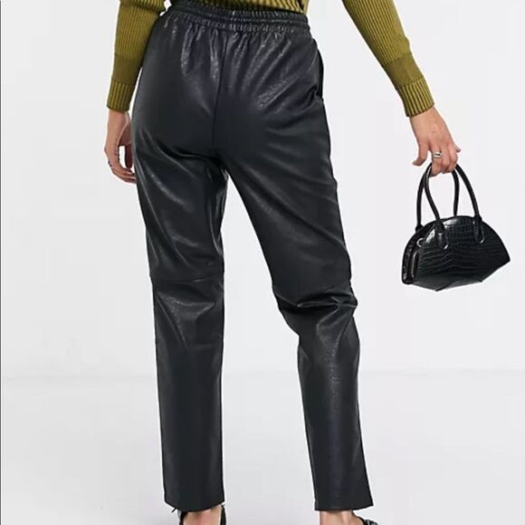 NWT Vila Faux Leather Vegan Black Straight Leg Pants 42 (size 12) - Picture 1 of 8